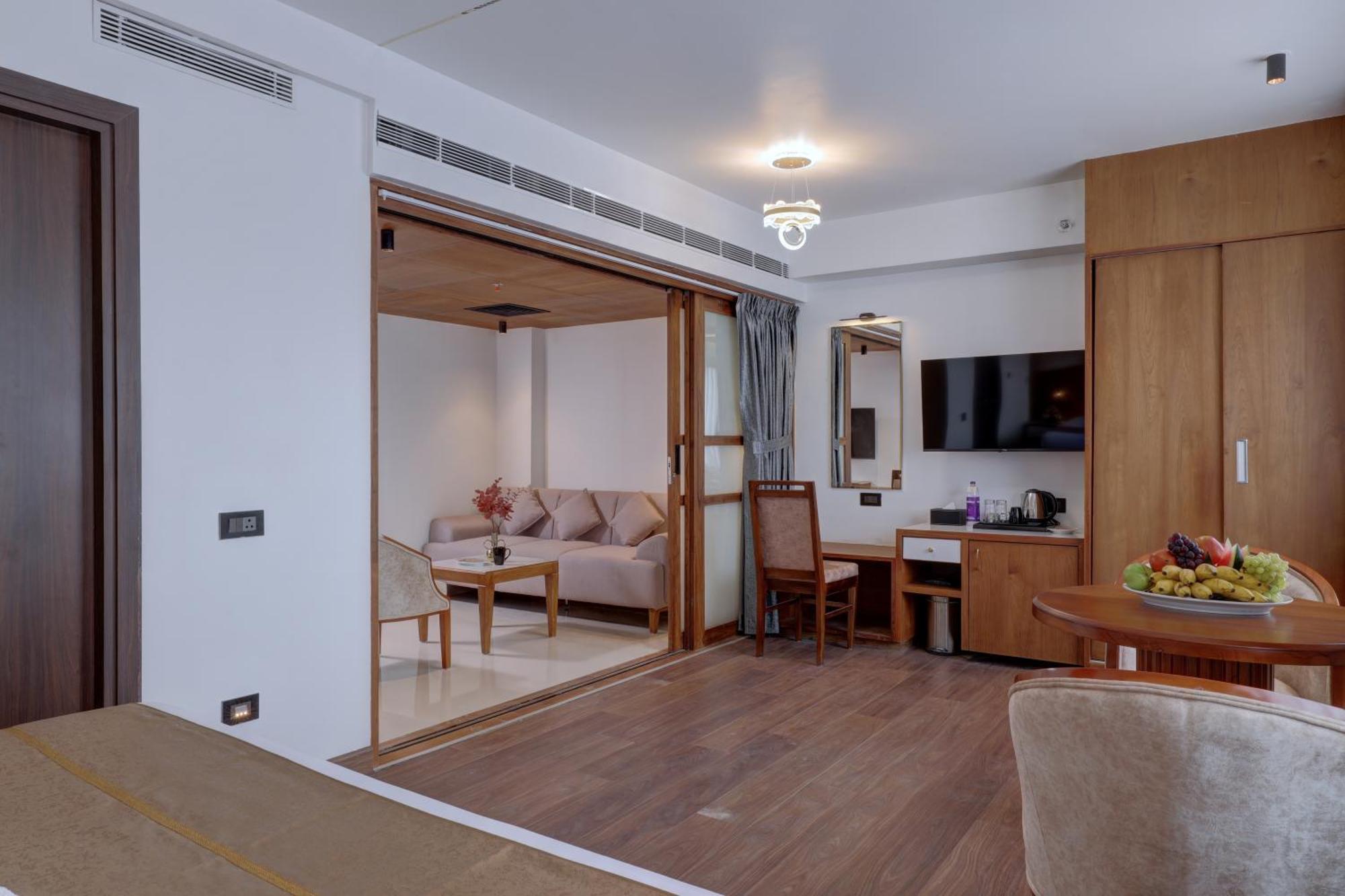 Hotel Cordial Sopanam Thiruvananthapuram Exteriör bild