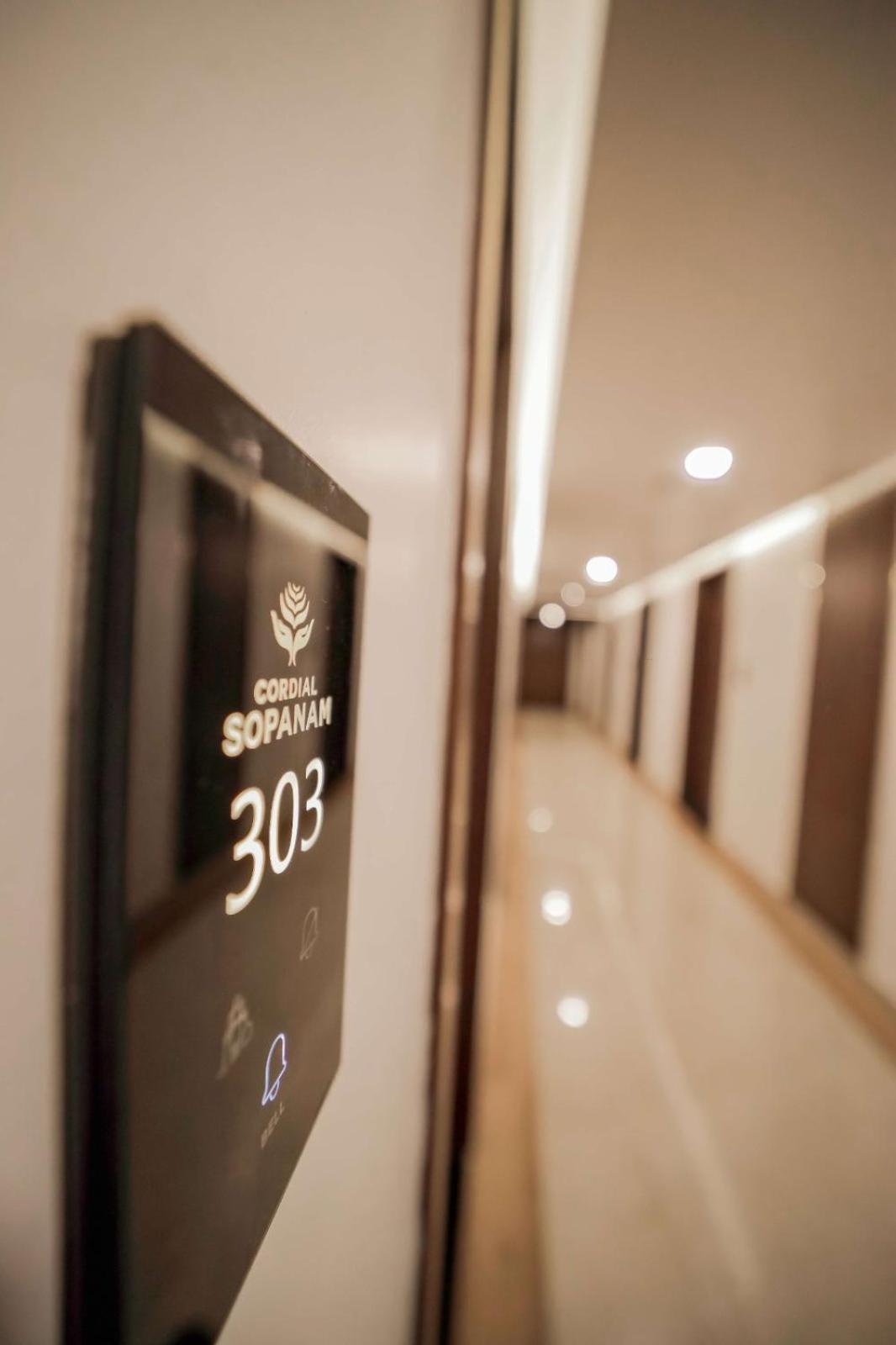 Hotel Cordial Sopanam Thiruvananthapuram Exteriör bild